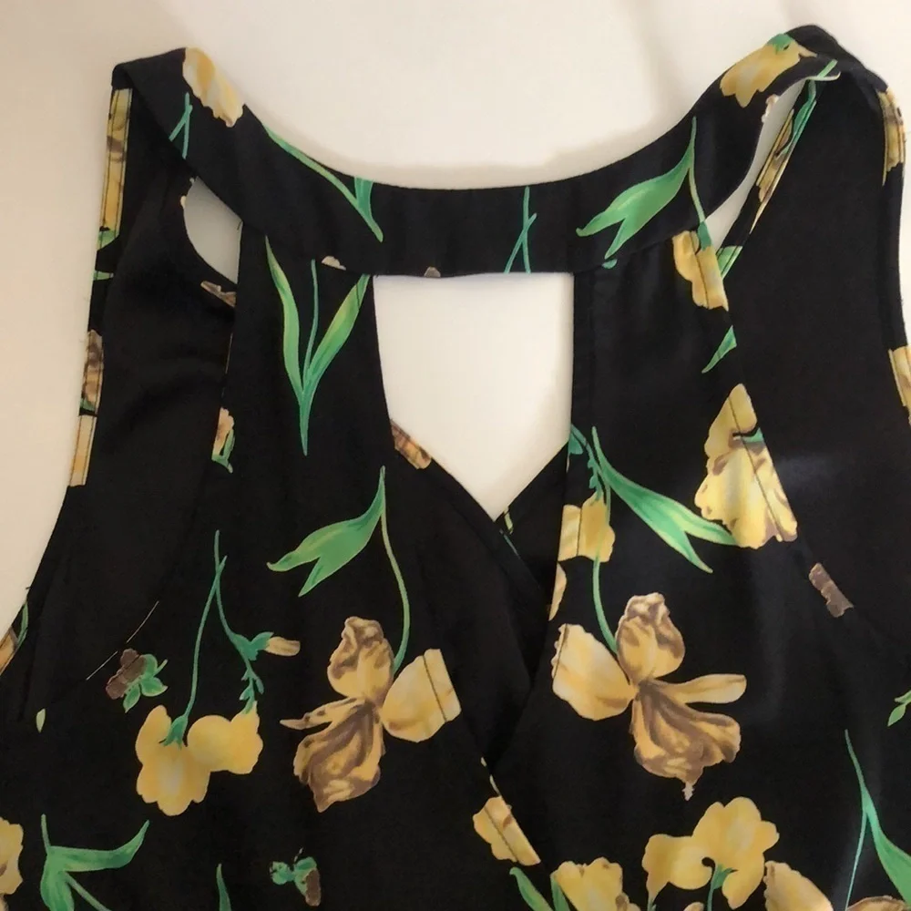 Lush dress sleeveless, crossover front and back - Picture 3 of 10
